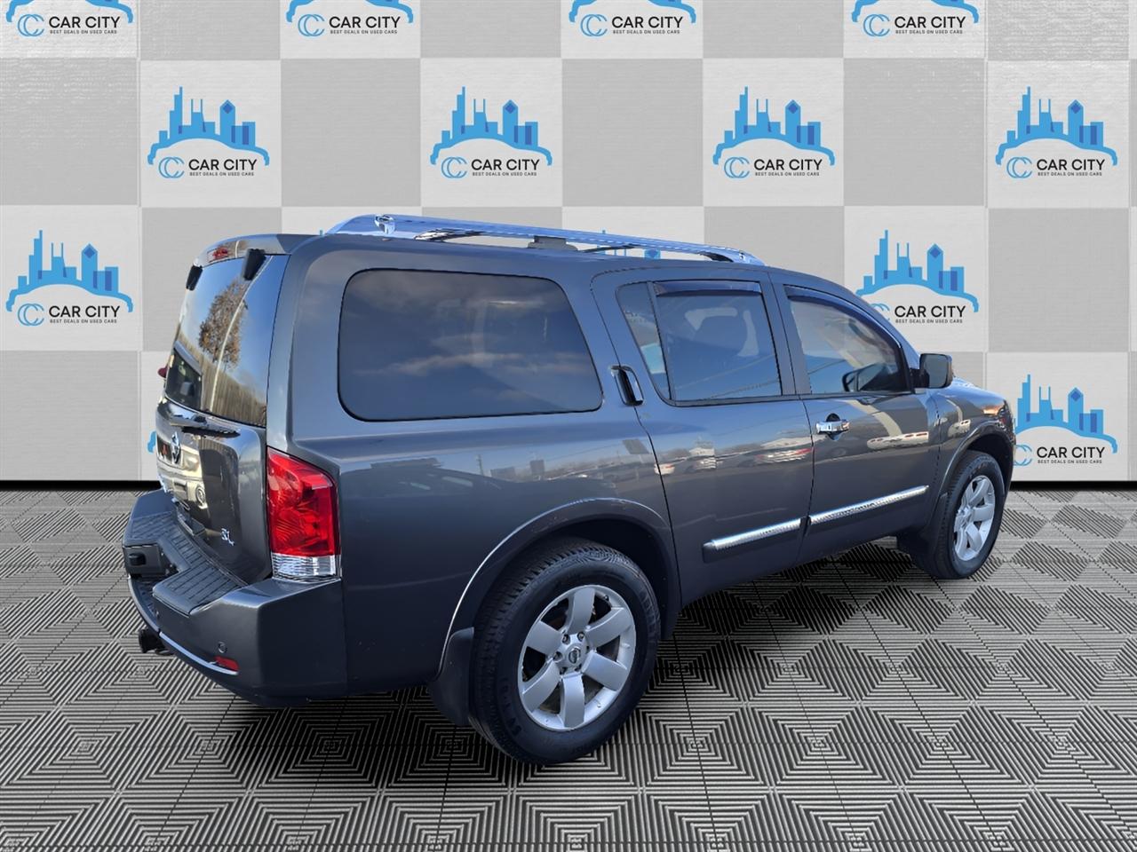 Nissan Armada SL 4WD 2011