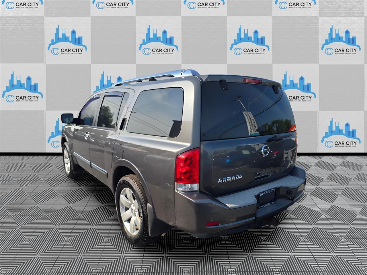 Nissan Armada SL 4WD 2011