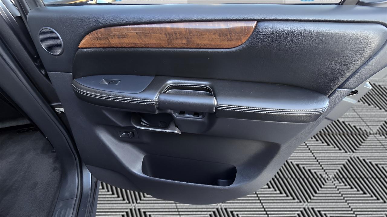 Nissan Armada SL 4WD 2011