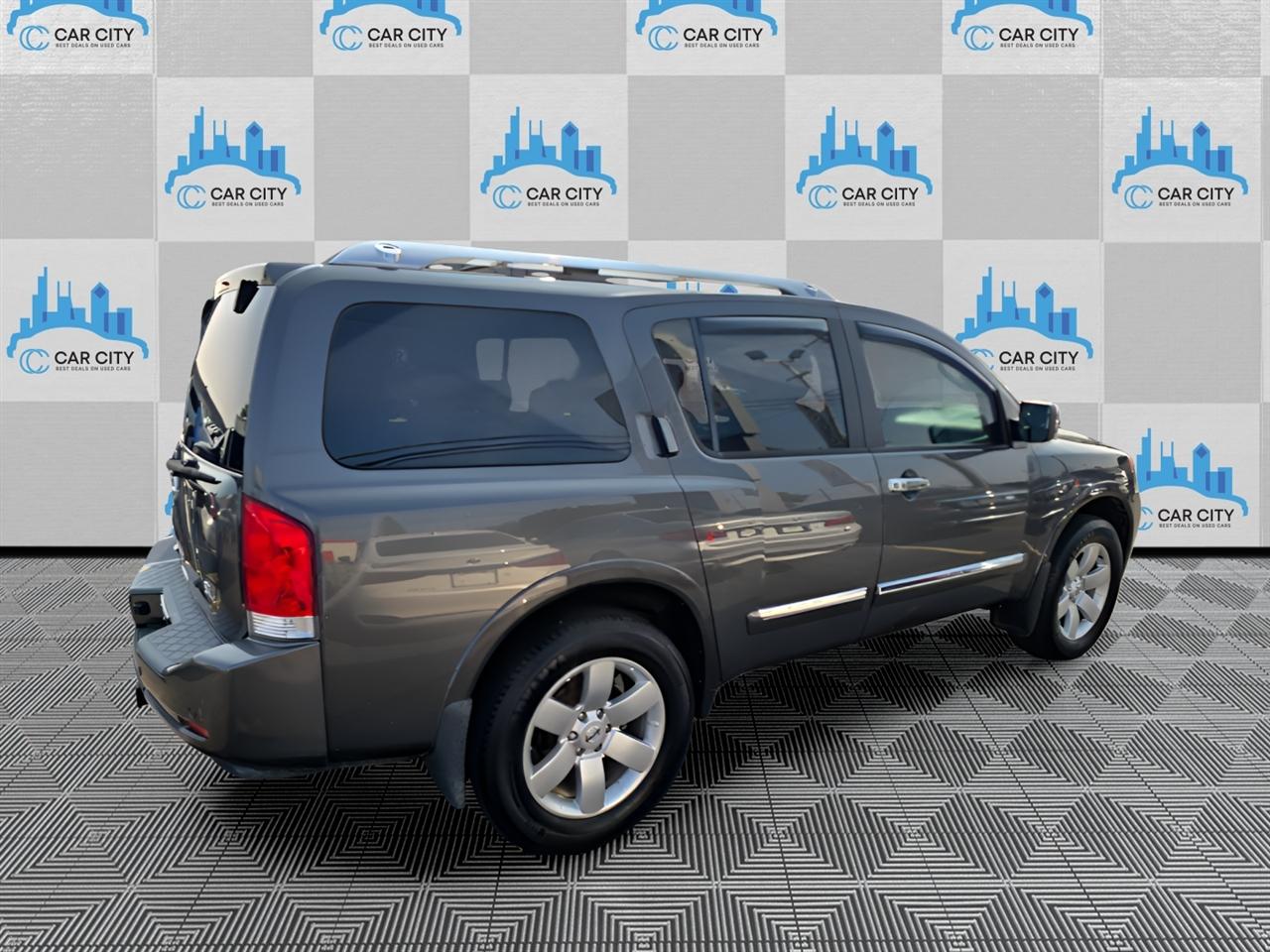 Nissan Armada SL 4WD 2011