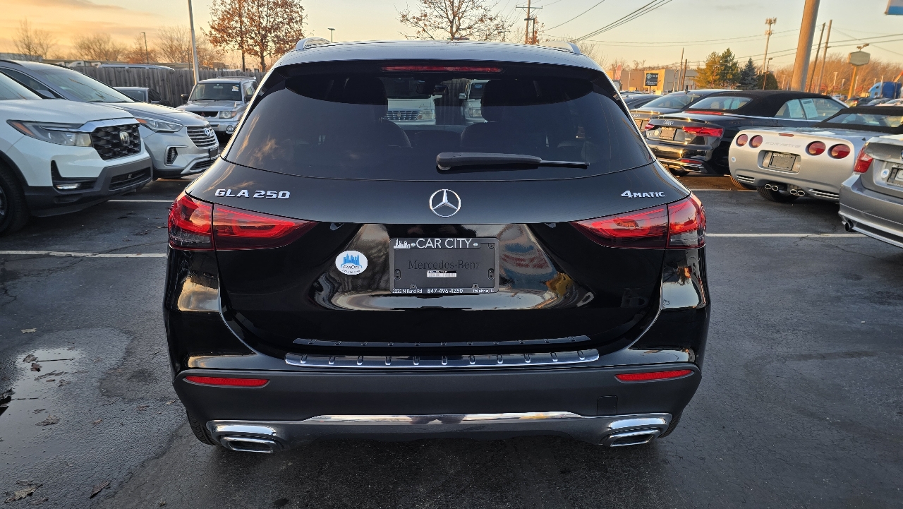 Mercedes-Benz GLA-Class GLA250 4MATIC 2021