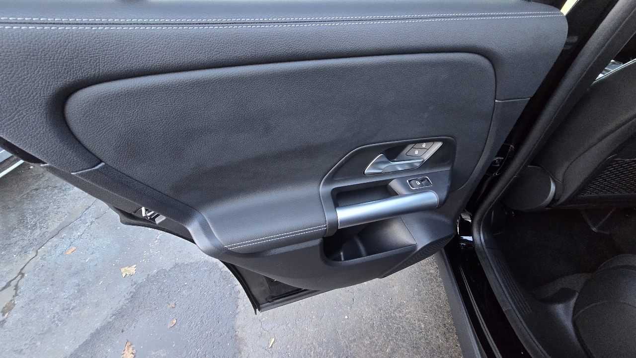 Mercedes-Benz GLA-Class GLA250 4MATIC 2021