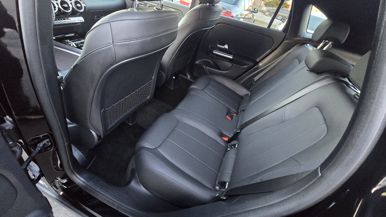 Mercedes-Benz GLA-Class GLA250 4MATIC 2021