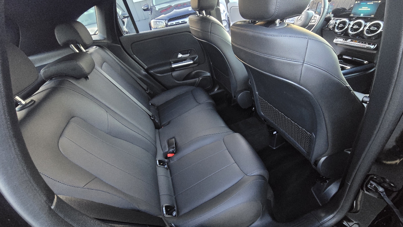 Mercedes-Benz GLA-Class GLA250 4MATIC 2021