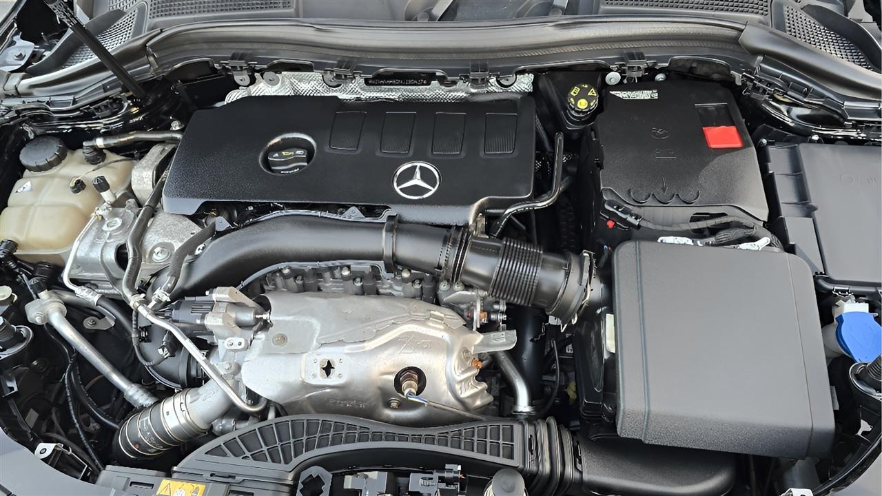 Mercedes-Benz GLA-Class GLA250 4MATIC 2021