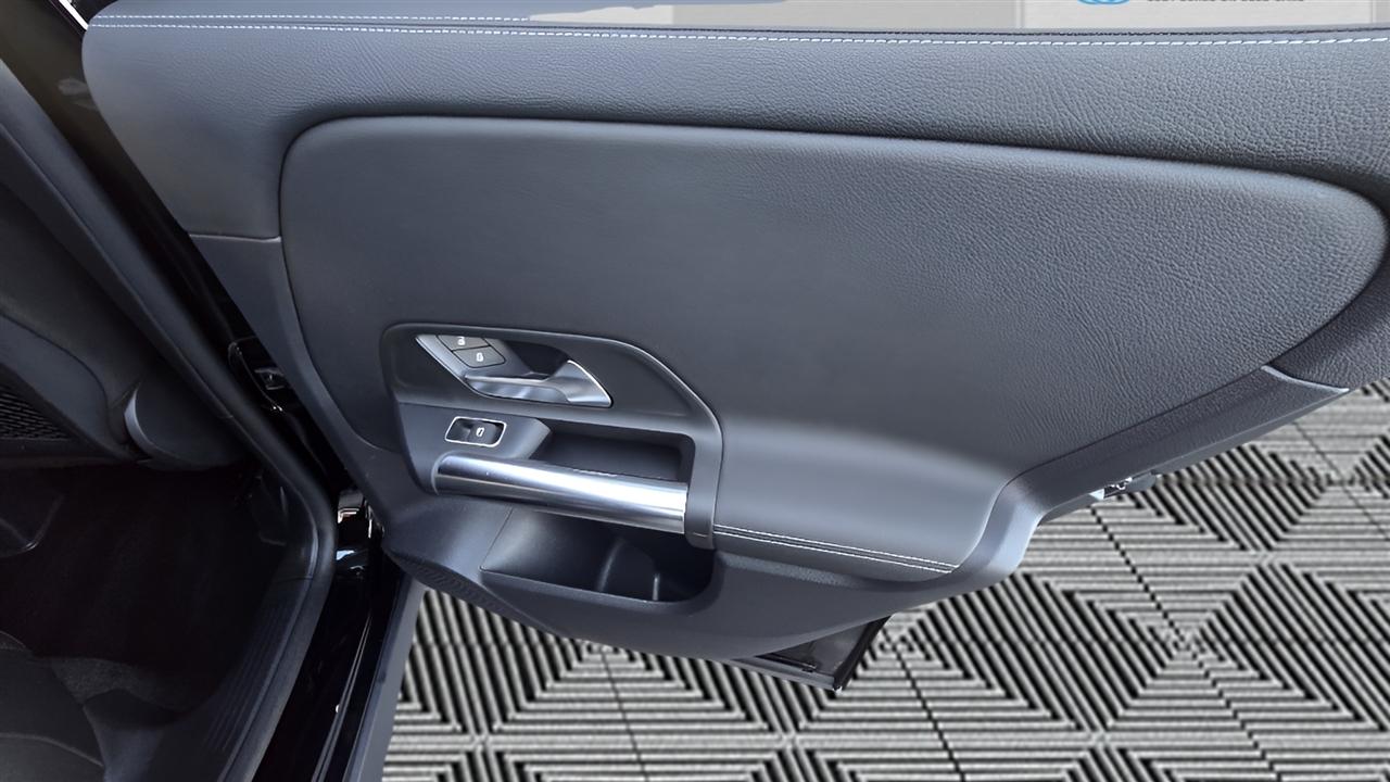 Mercedes-Benz GLA-Class GLA250 4MATIC 2021