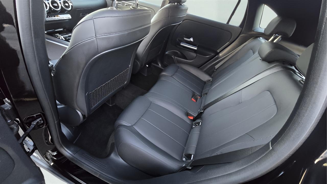 Mercedes-Benz GLA-Class GLA250 4MATIC 2021