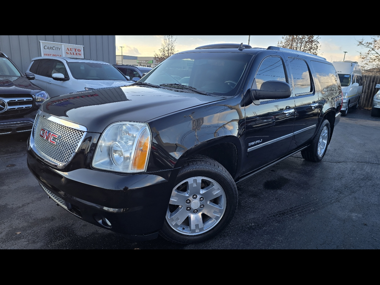 GMC Yukon Denali XL 4WD 2011