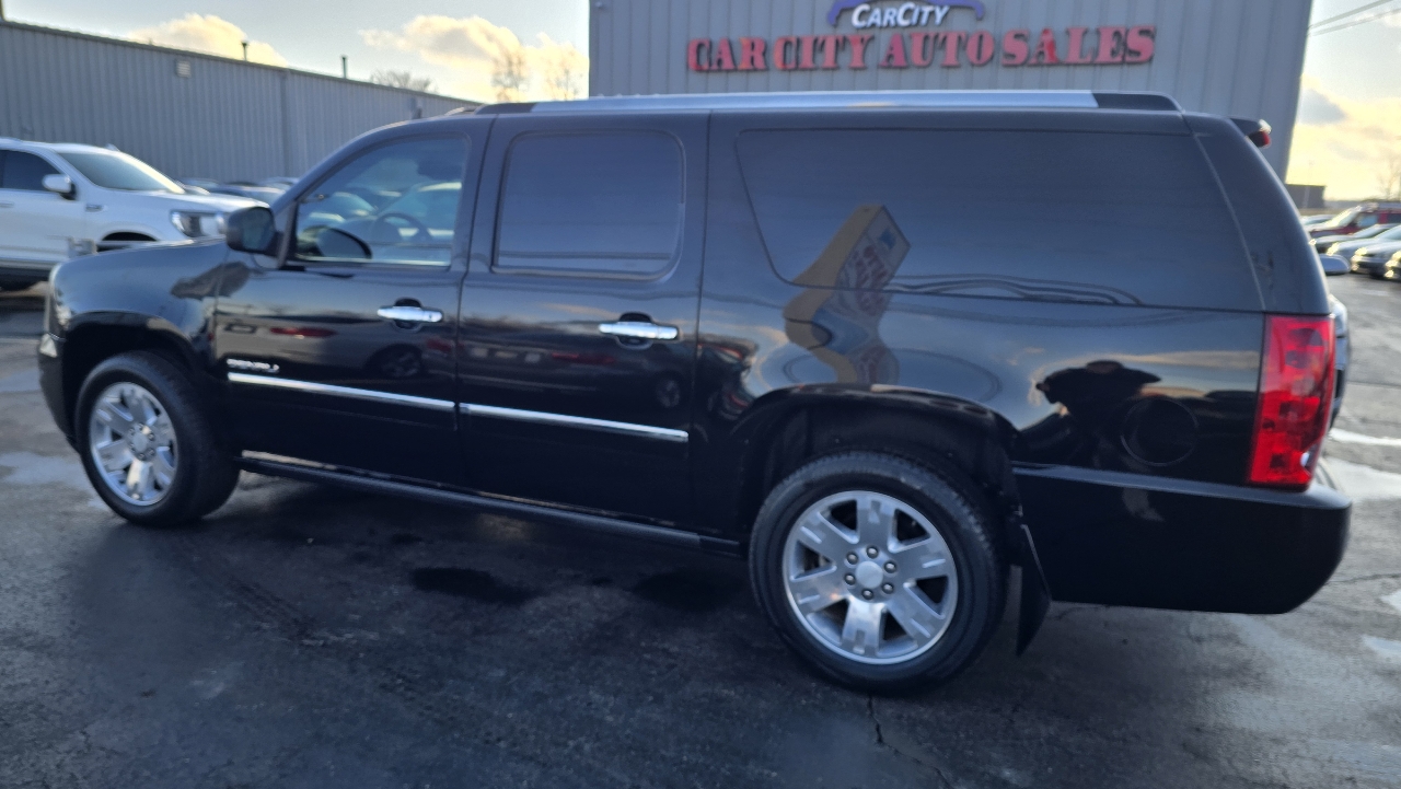GMC Yukon Denali XL 4WD 2011