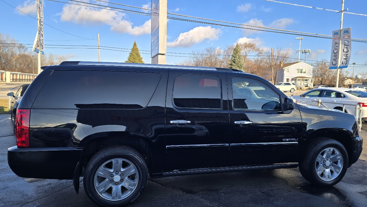 GMC Yukon Denali XL 4WD 2011