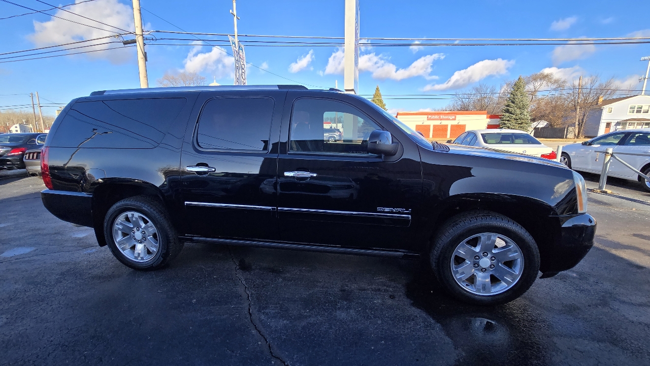 GMC Yukon Denali XL 4WD 2011