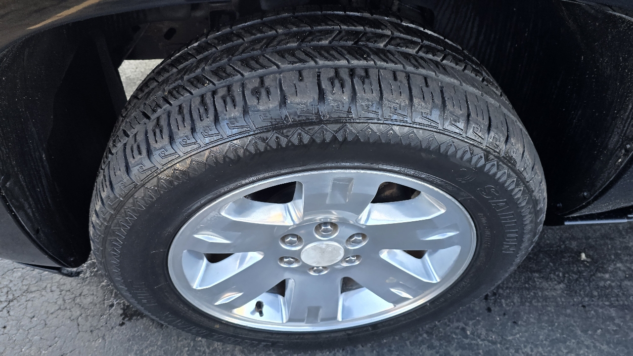 GMC Yukon Denali XL 4WD 2011