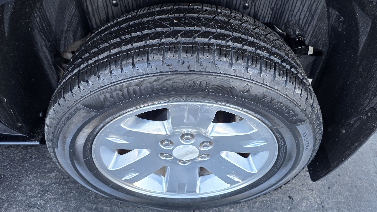 GMC Yukon Denali XL 4WD 2011