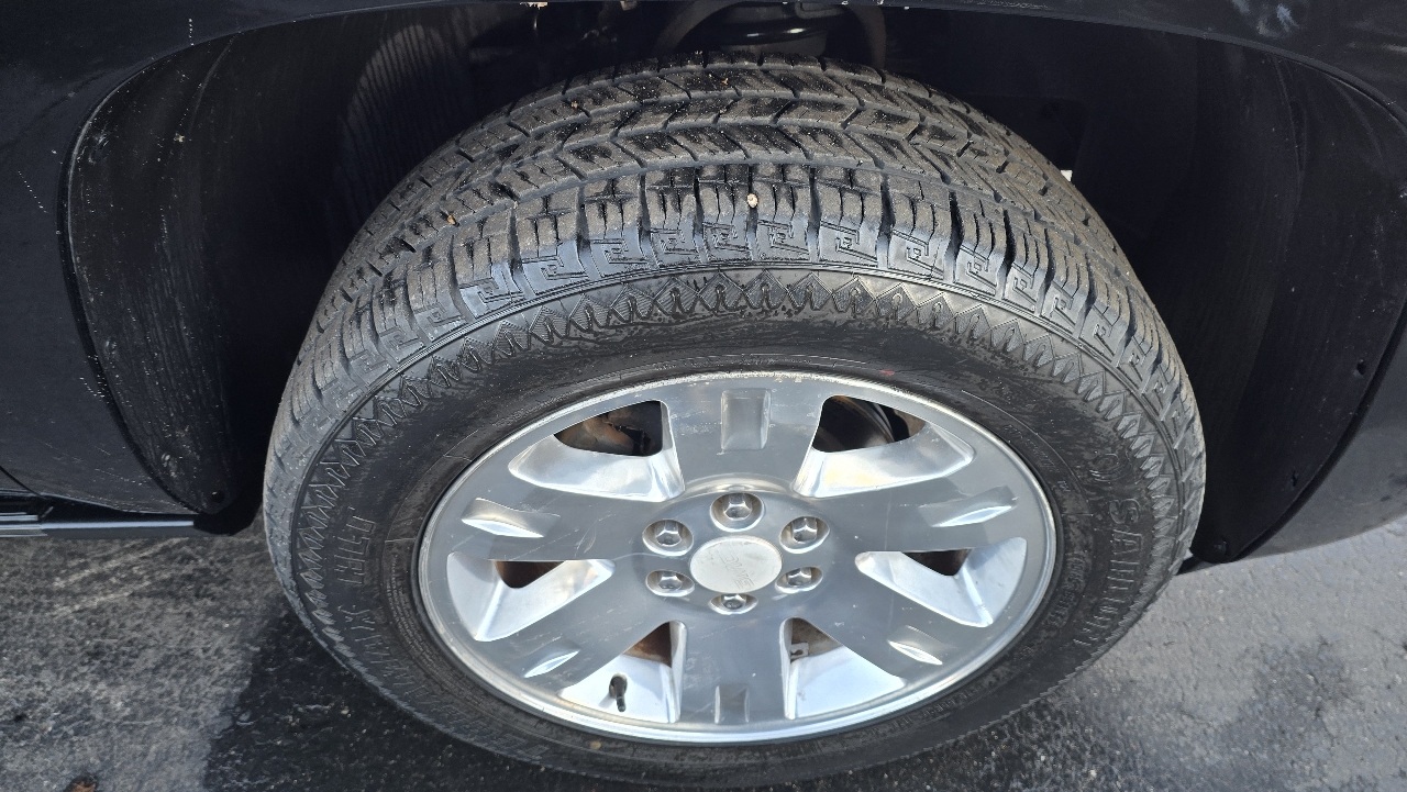 GMC Yukon Denali XL 4WD 2011