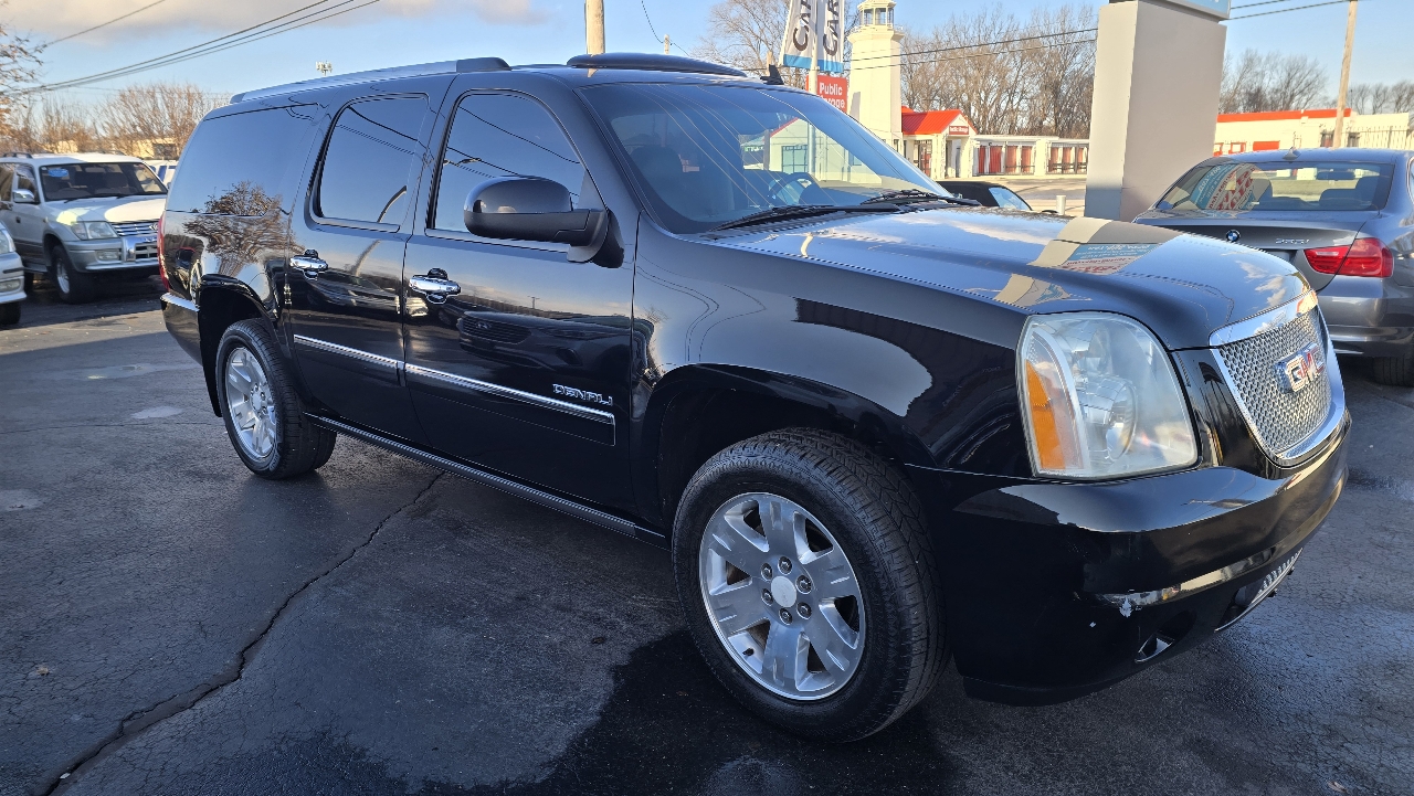 GMC Yukon Denali XL 4WD 2011