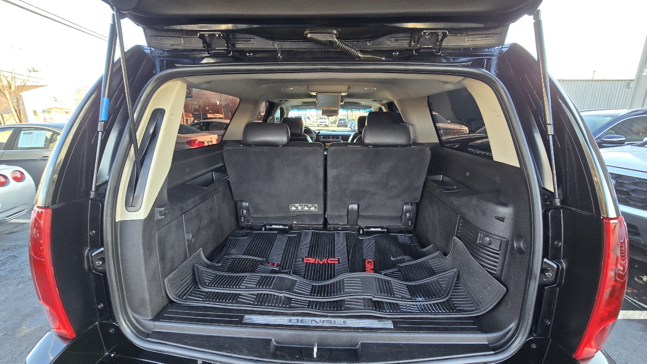 GMC Yukon Denali XL 4WD 2011