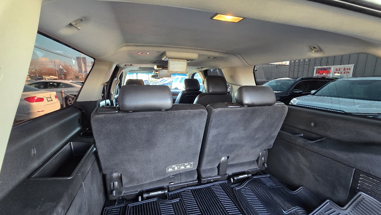 GMC Yukon Denali XL 4WD 2011