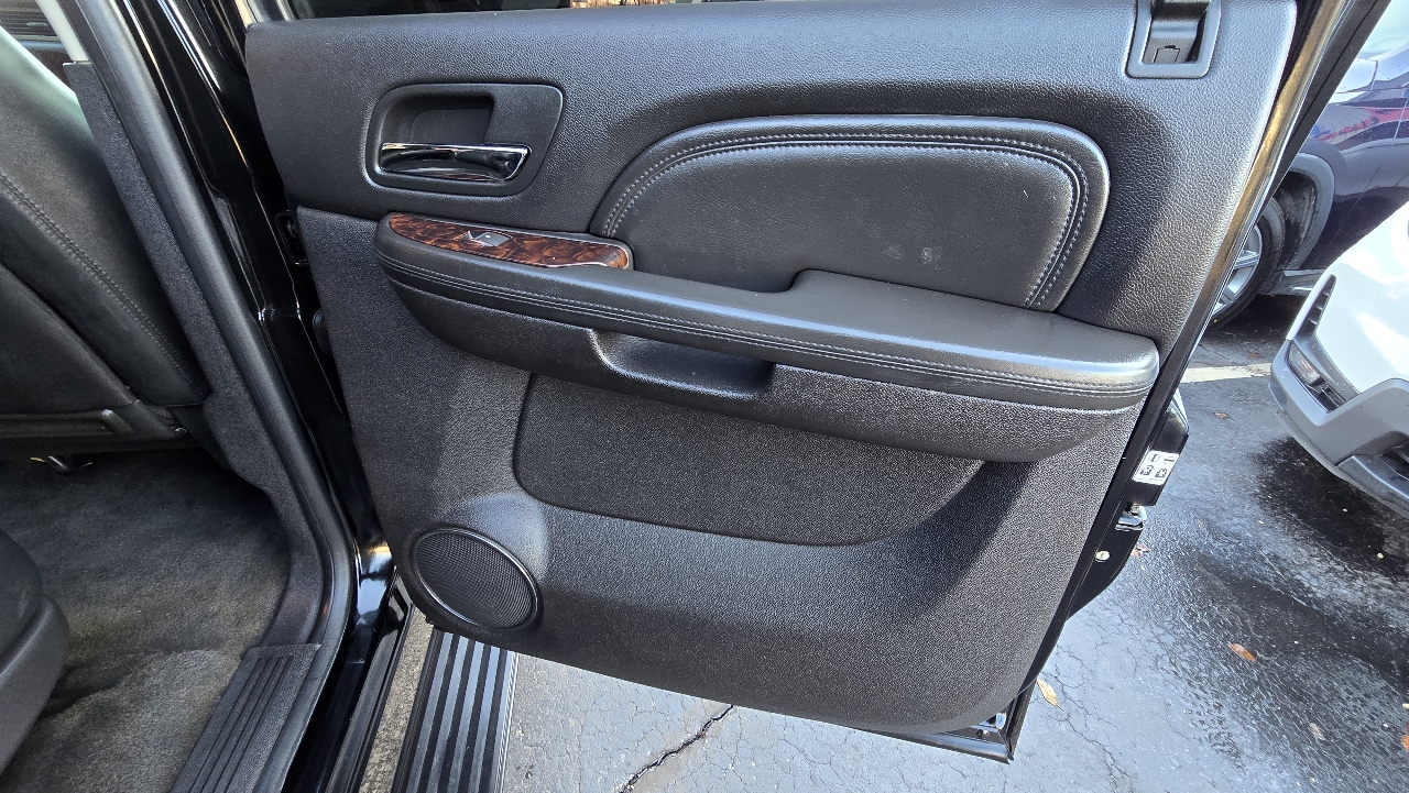 GMC Yukon Denali XL 4WD 2011