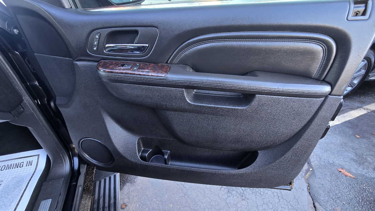 GMC Yukon Denali XL 4WD 2011