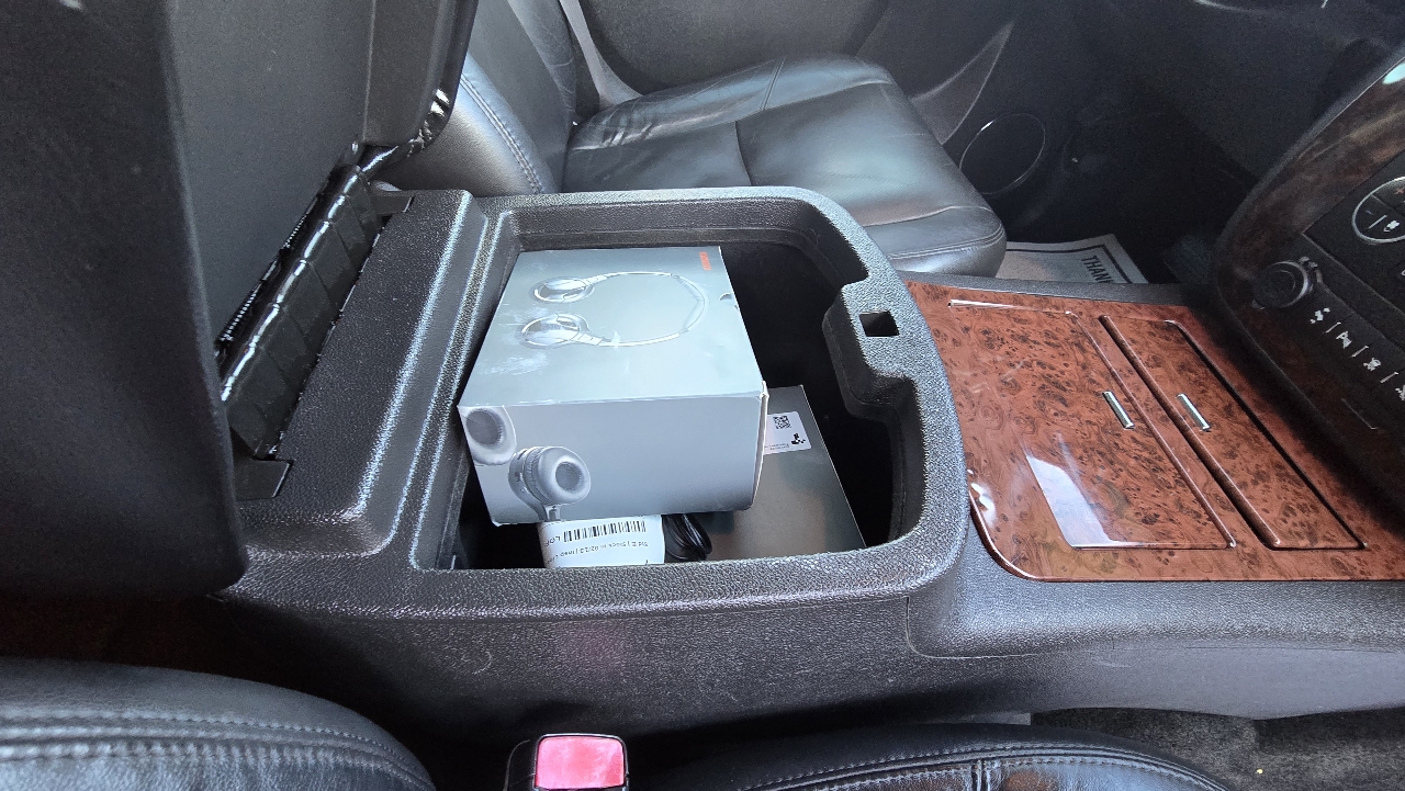 GMC Yukon Denali XL 4WD 2011