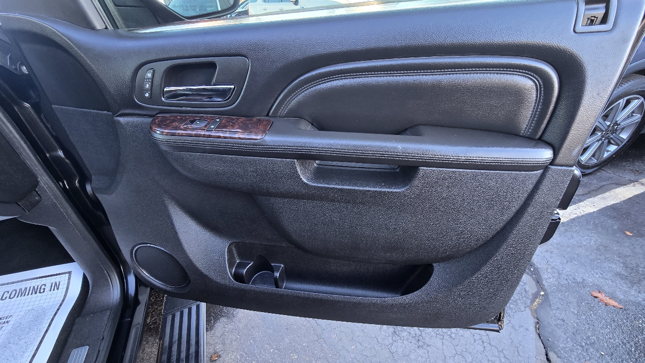 GMC Yukon Denali XL 4WD 2011