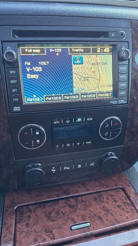 GMC Yukon Denali XL 4WD 2011