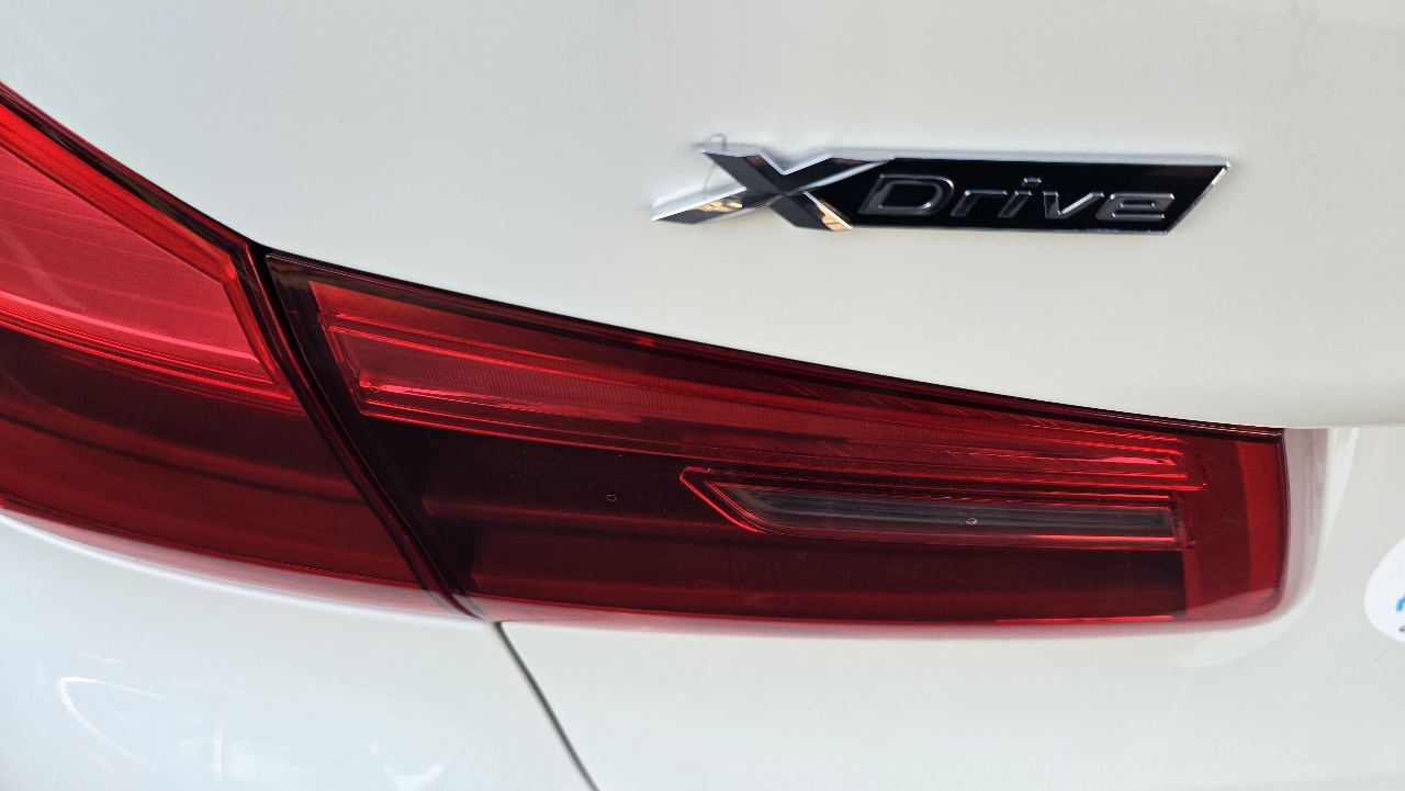 BMW 5-Series 530i xDrive 2020