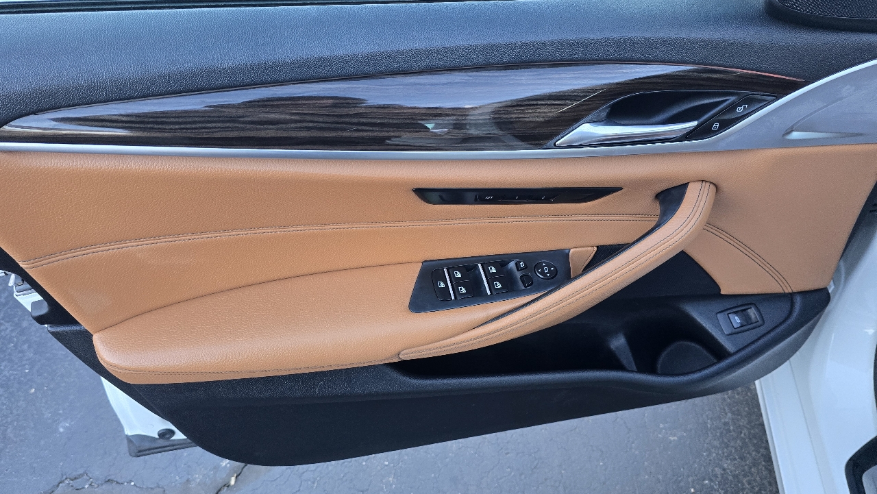 BMW 5-Series 530i xDrive 2020