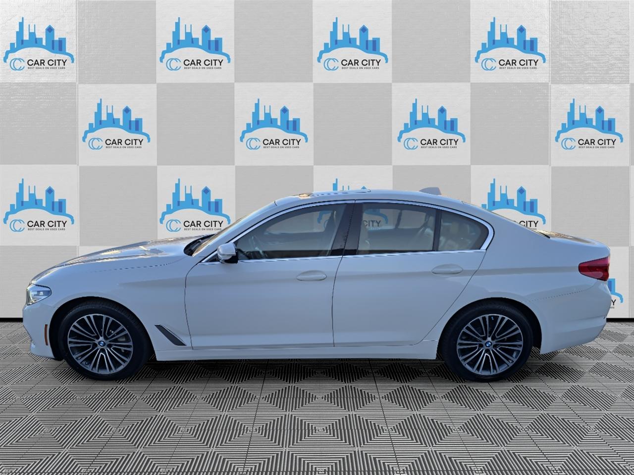 BMW 5-Series 530i xDrive 2020