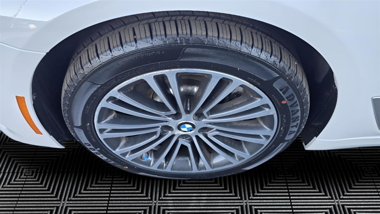 BMW 5-Series 530i xDrive 2020