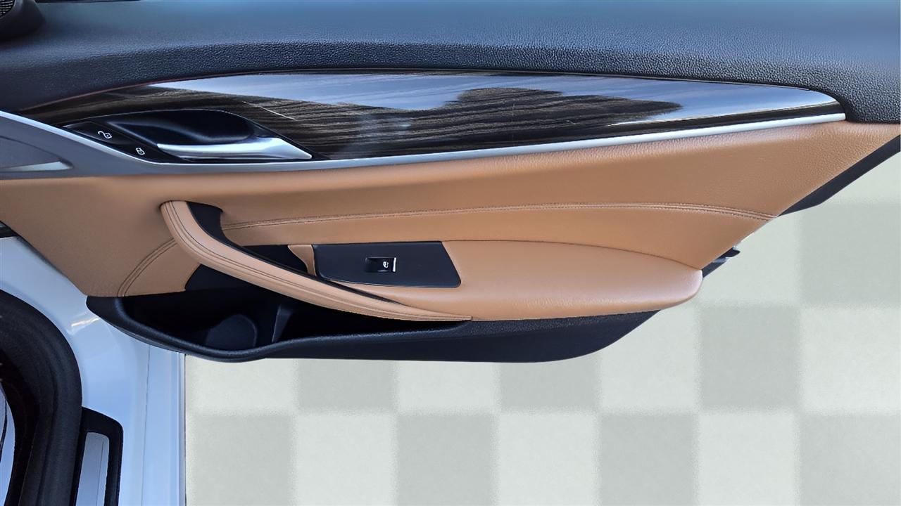 BMW 5-Series 530i xDrive 2020