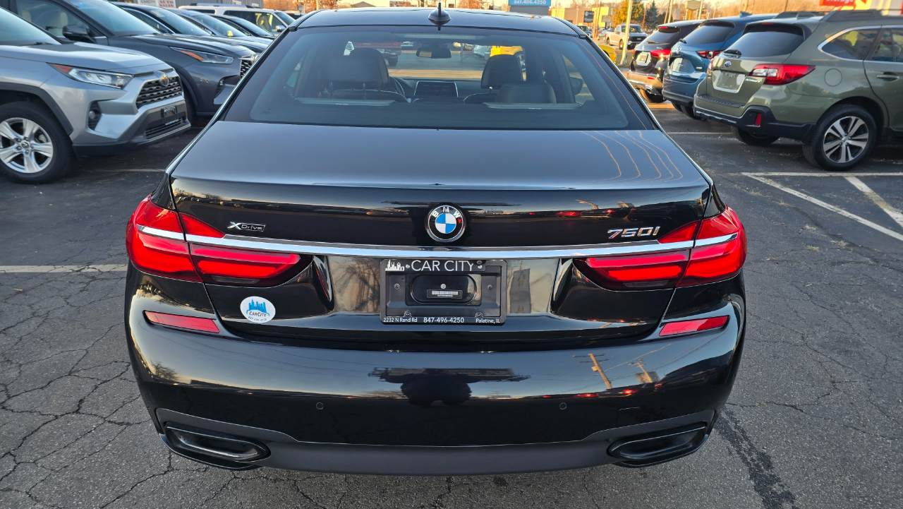 BMW 7-Series 750i xDrive 2019
