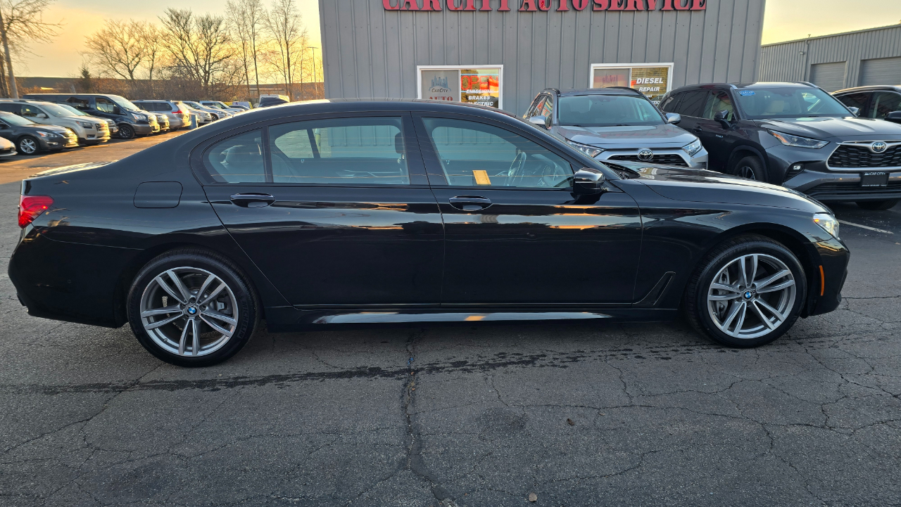 BMW 7-Series 750i xDrive 2019