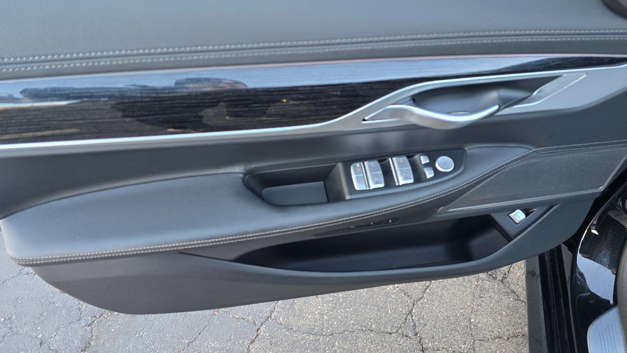 BMW 7-Series 750i xDrive 2019