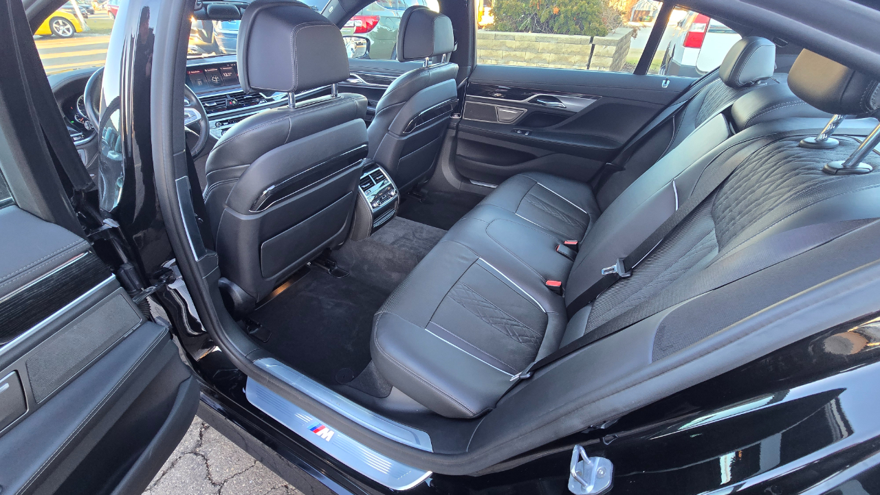 BMW 7-Series 750i xDrive 2019