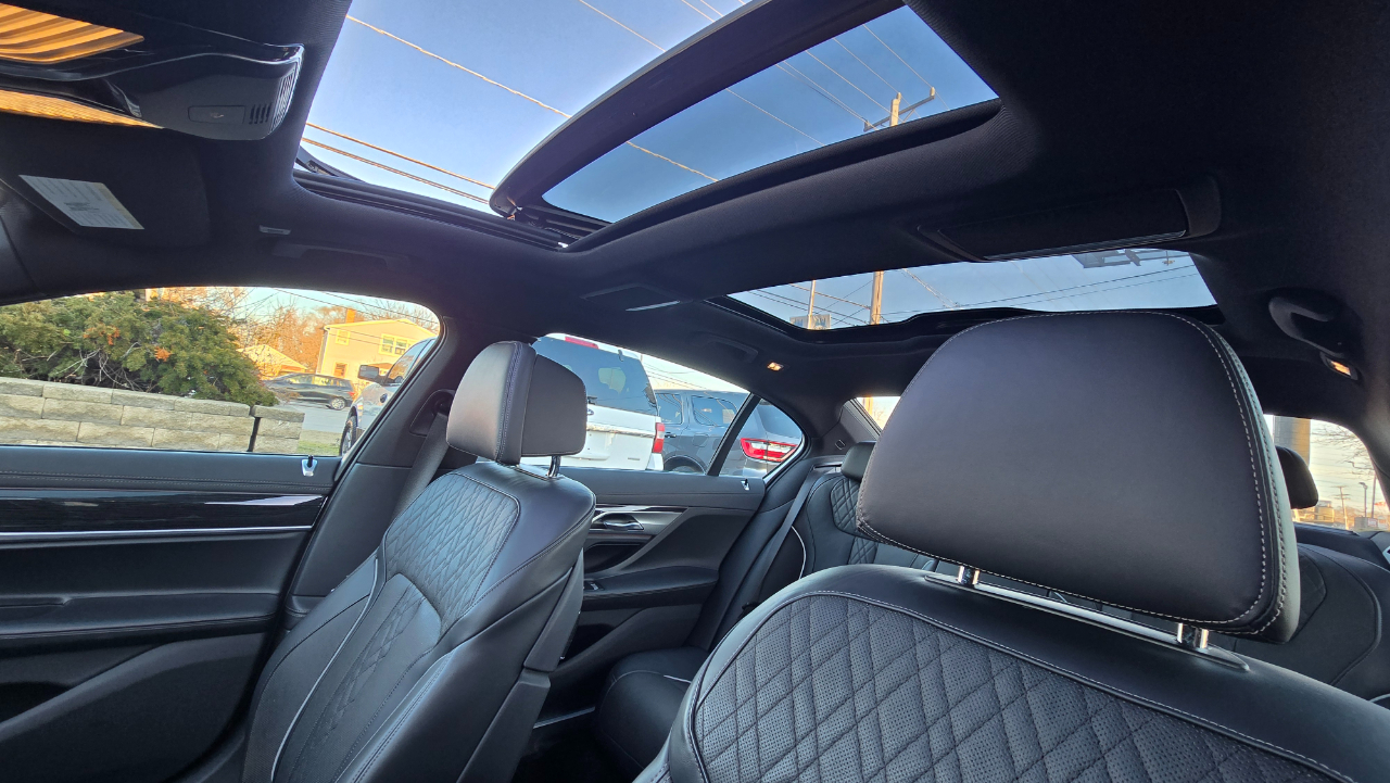 BMW 7-Series 750i xDrive 2019