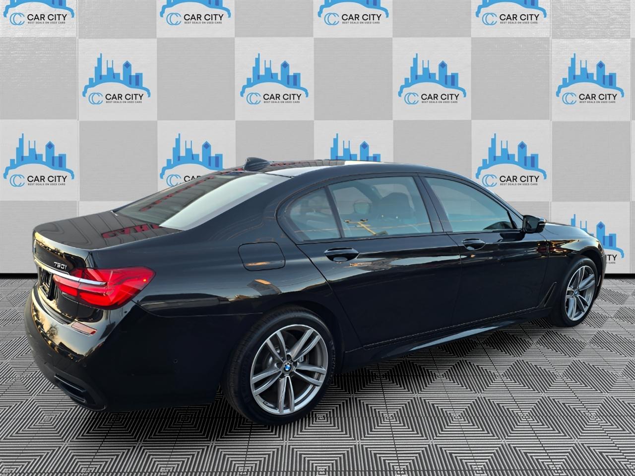 BMW 7-Series 750i xDrive 2019