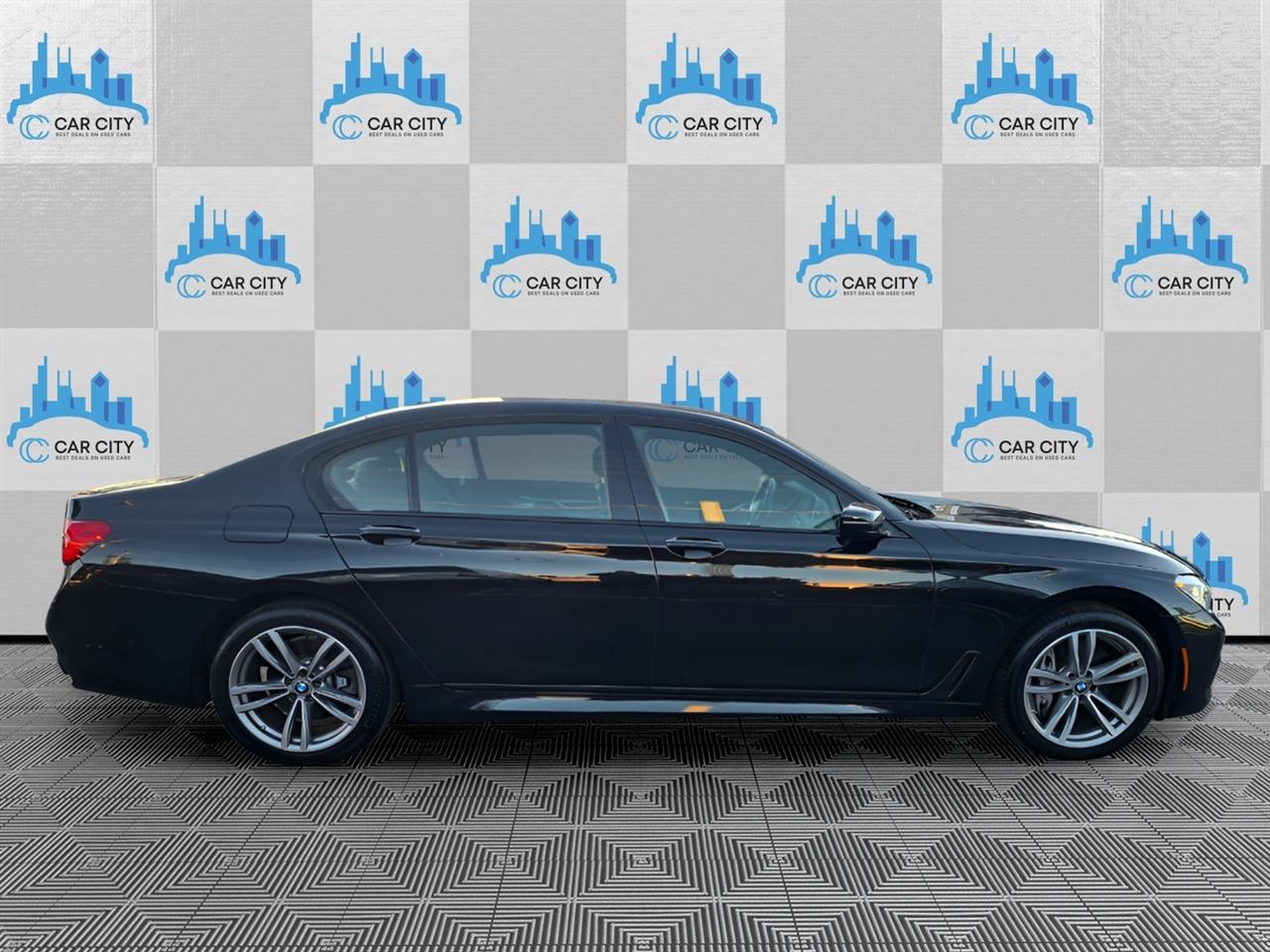 BMW 7-Series 750i xDrive 2019