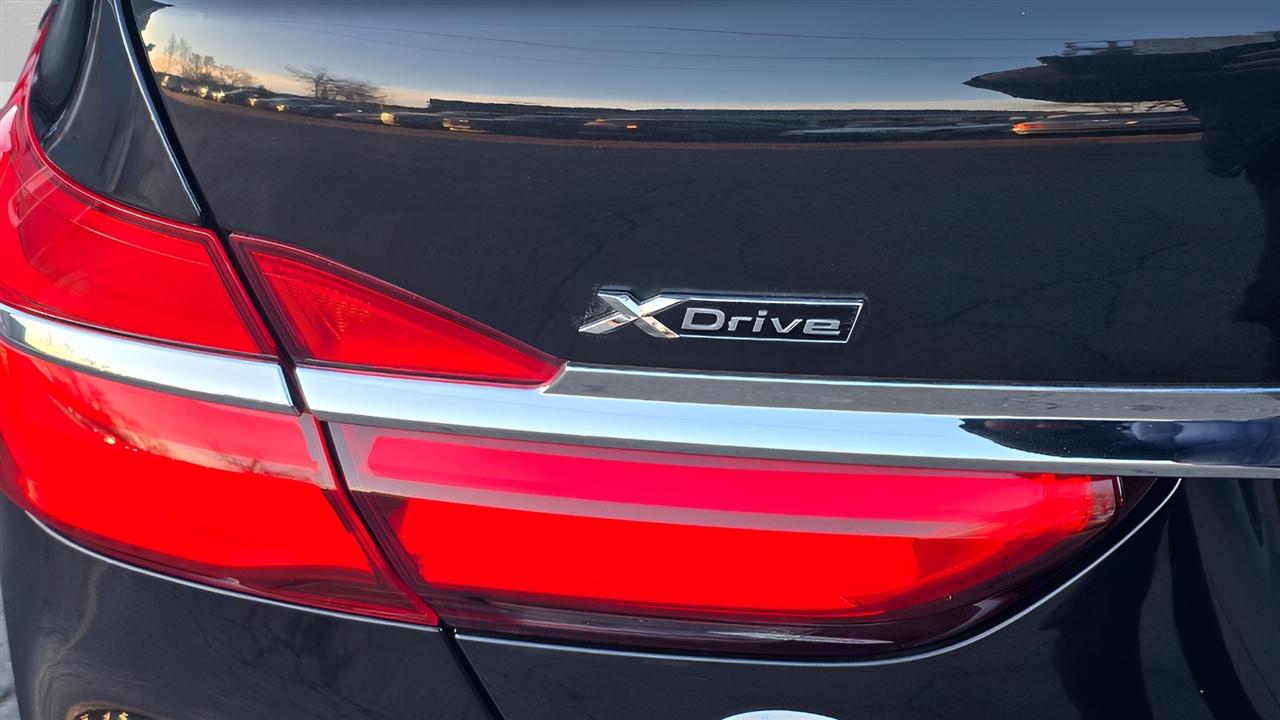 BMW 7-Series 750i xDrive 2019