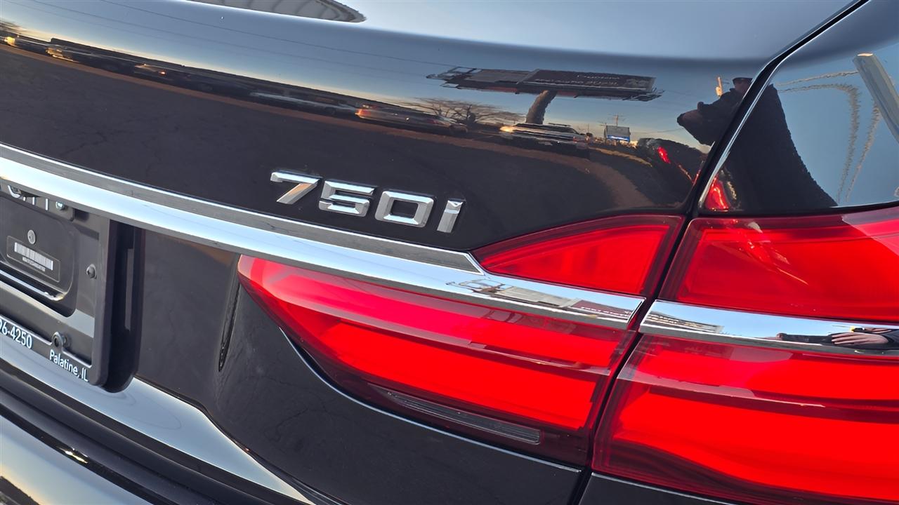 BMW 7-Series 750i xDrive 2019