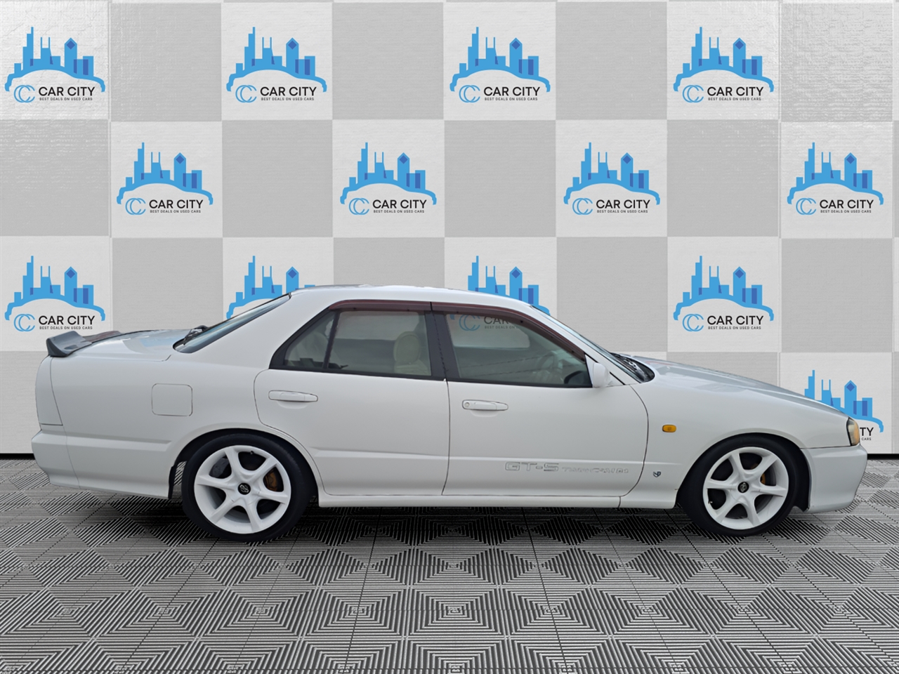 Nissan Skyline  1998