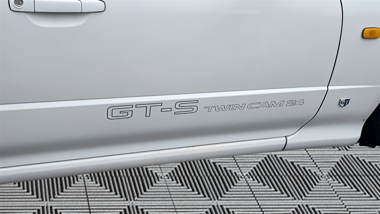 Nissan Skyline  1998