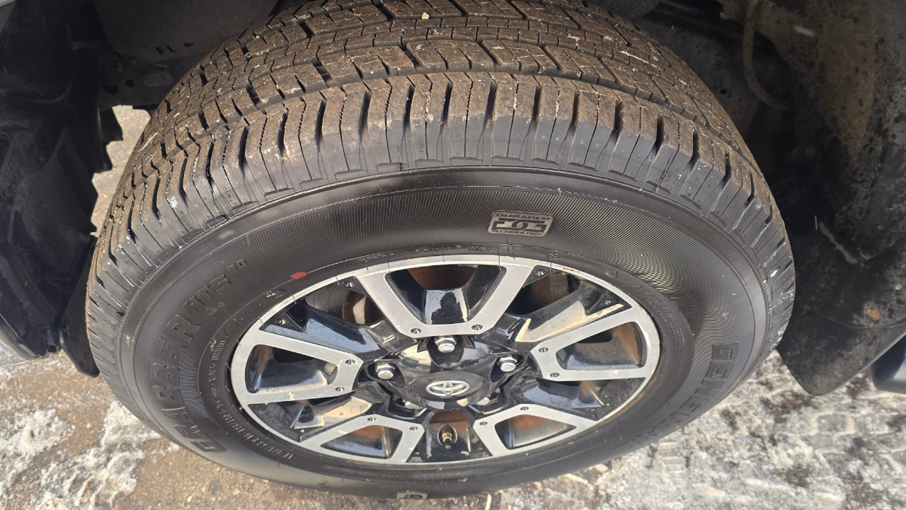 Toyota Tundra SR5 5.7L V8 Double Cab 4WD 2020