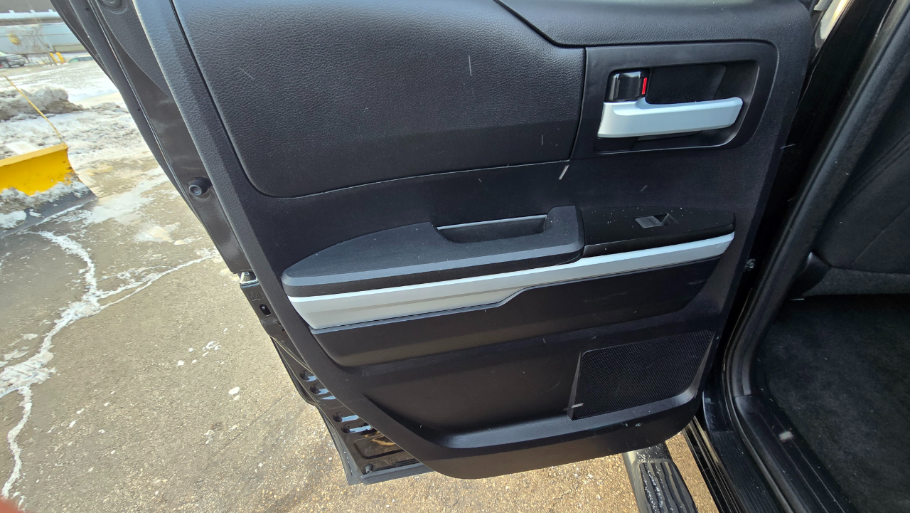 Toyota Tundra SR5 5.7L V8 Double Cab 4WD 2020