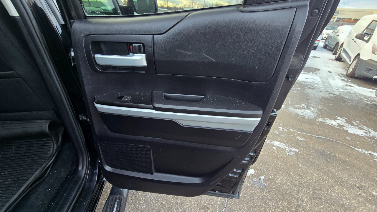 Toyota Tundra SR5 5.7L V8 Double Cab 4WD 2020