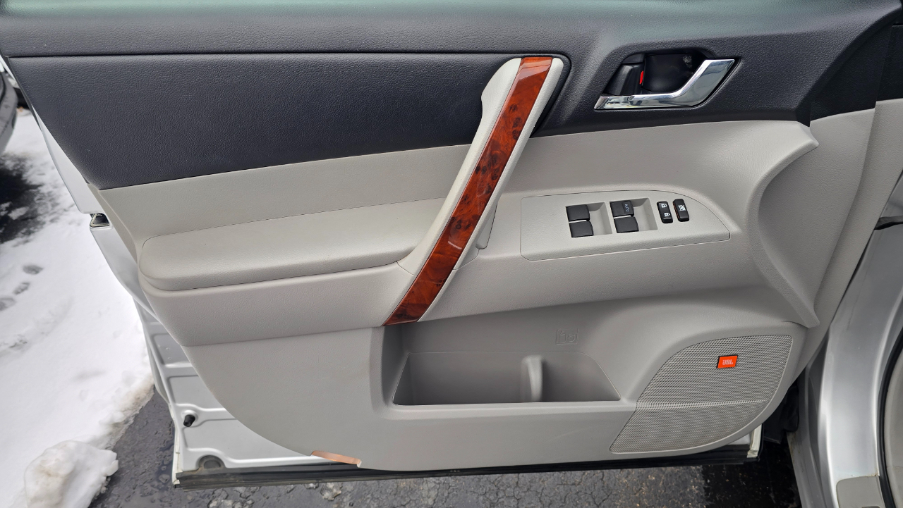 Toyota Highlander Limited 4WD 2012