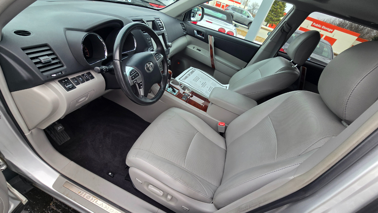 Toyota Highlander Limited 4WD 2012