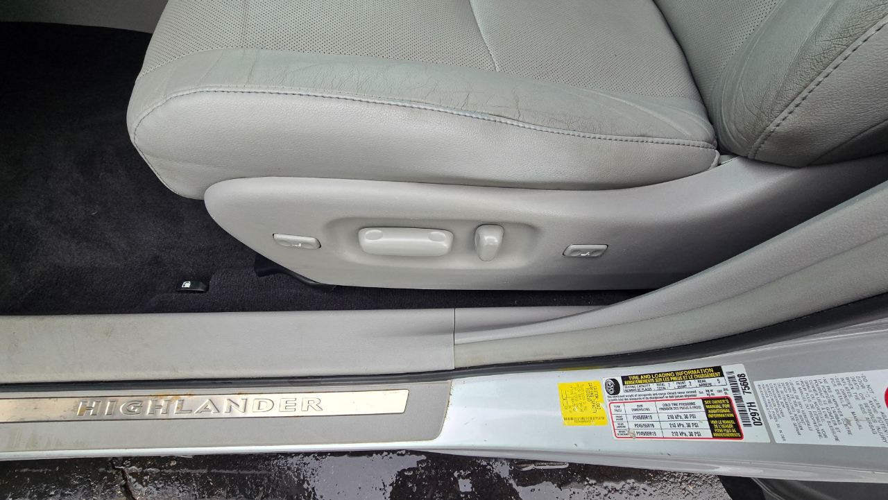 Toyota Highlander Limited 4WD 2012