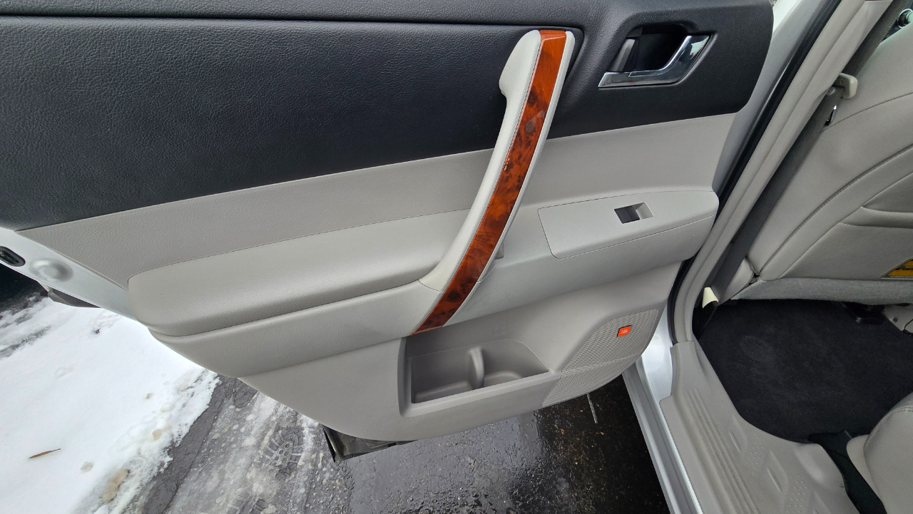 Toyota Highlander Limited 4WD 2012