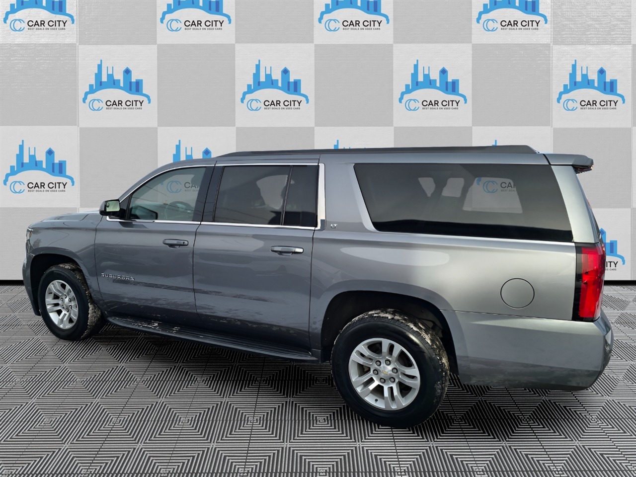 Chevrolet Suburban LT 4WD 2020